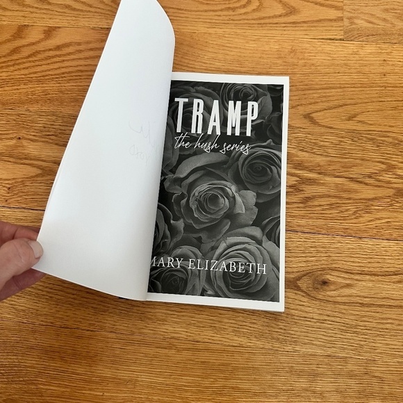 [SIGNED] Special Edition Cover of Tramp by Mary Elizabeth - Picture 3 of 6